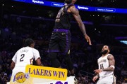 问鼎娱乐-湖人胜鹈鹕取3连胜！看到锡安逐渐平庸，才懂詹姆斯真的被低估了