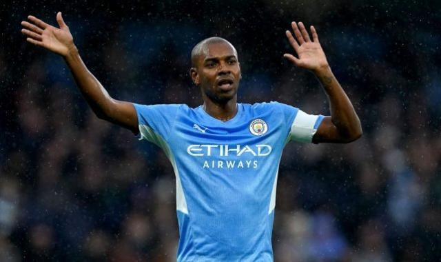 1649769386751089222.jpg fernandinho-2122-3.jpg